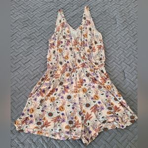 Floral H&M romper with pockets